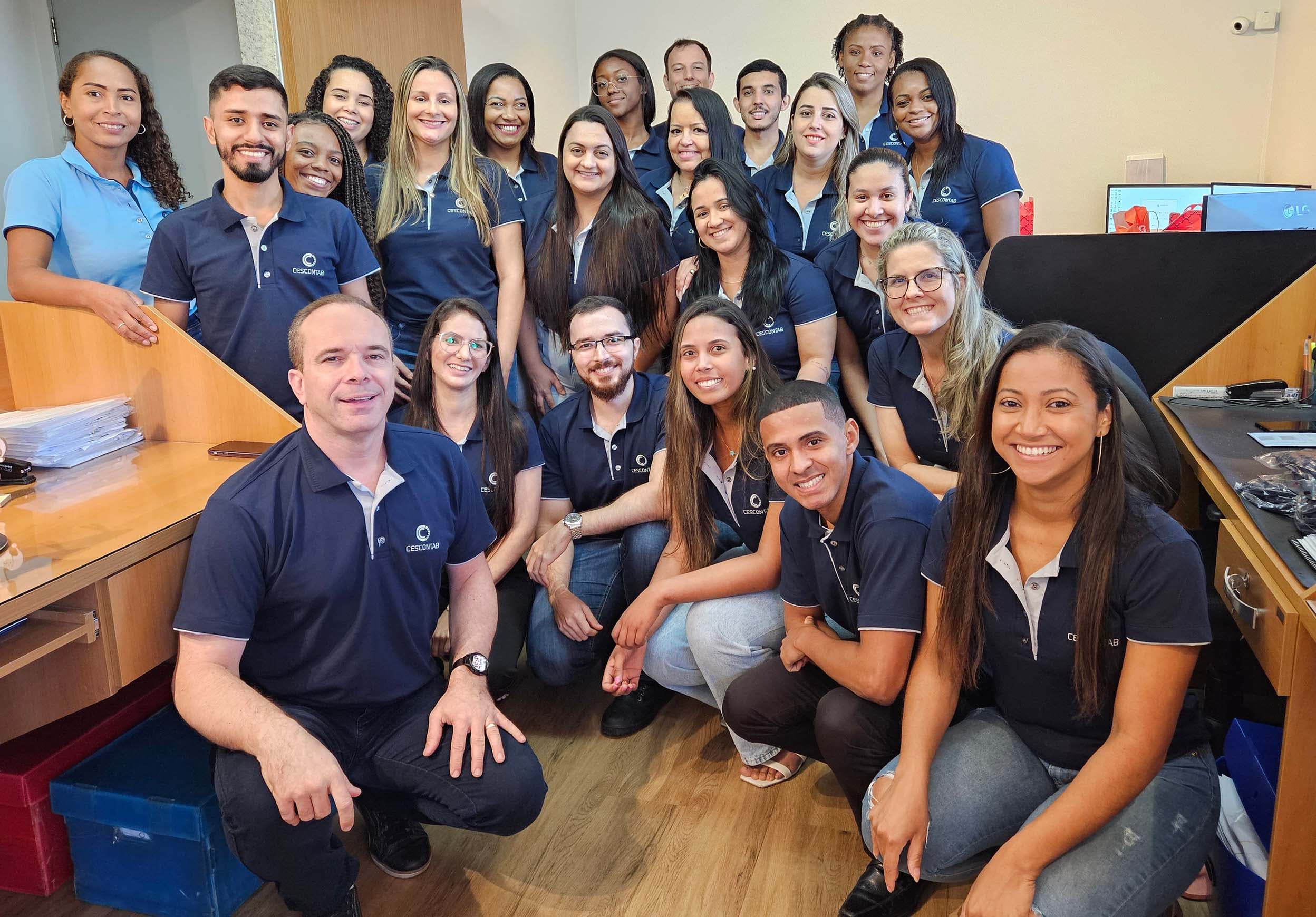 Equipe da Cescontab Contabilidade reunida